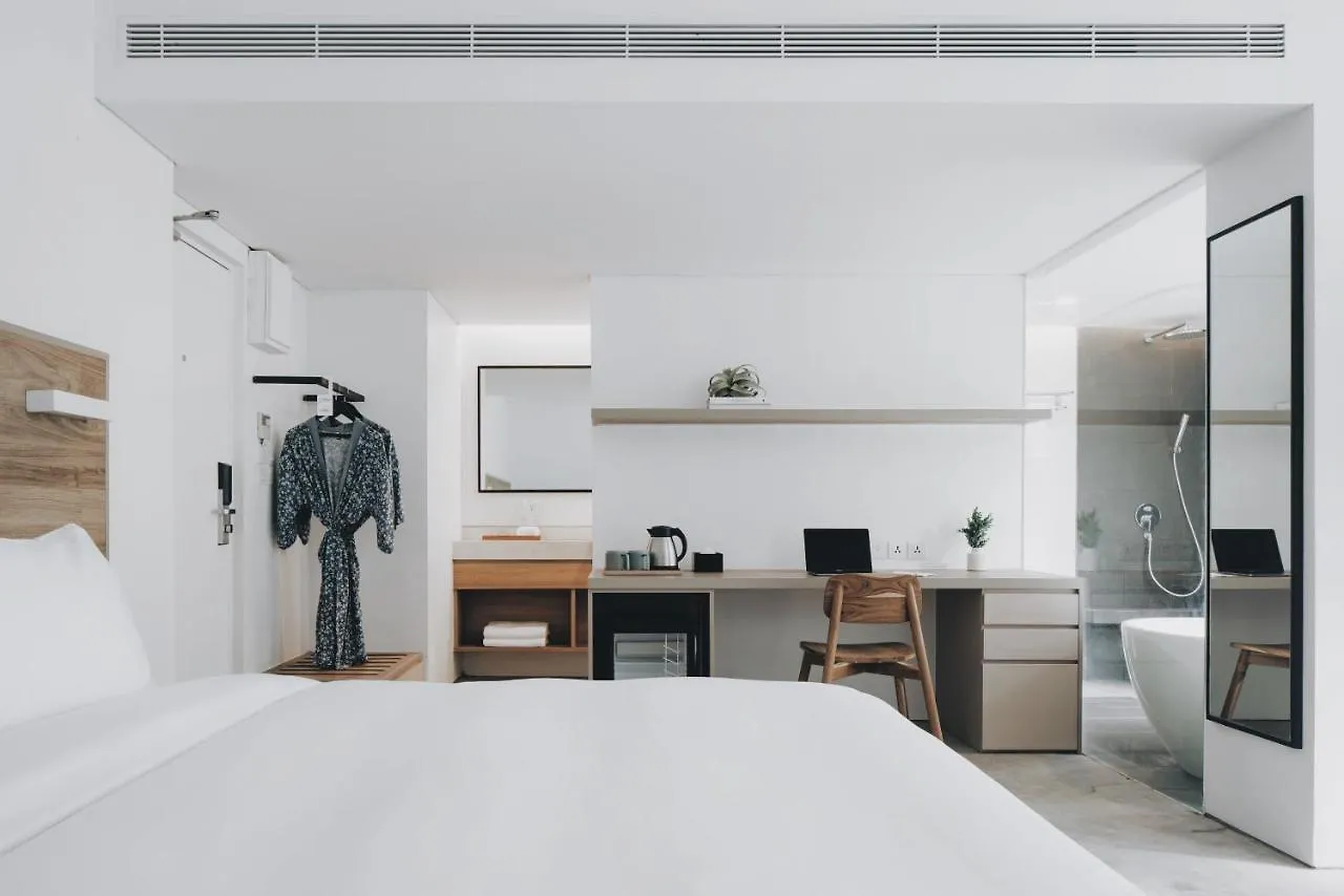 Lloyd'S Inn Bali Семиньяк 4*,  Индонезия
