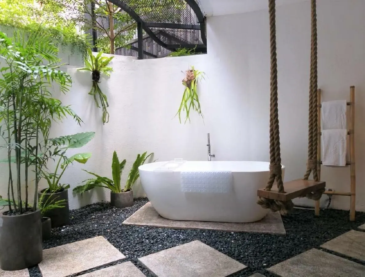 Lloyd'S Inn Bali Seminyak 4*,